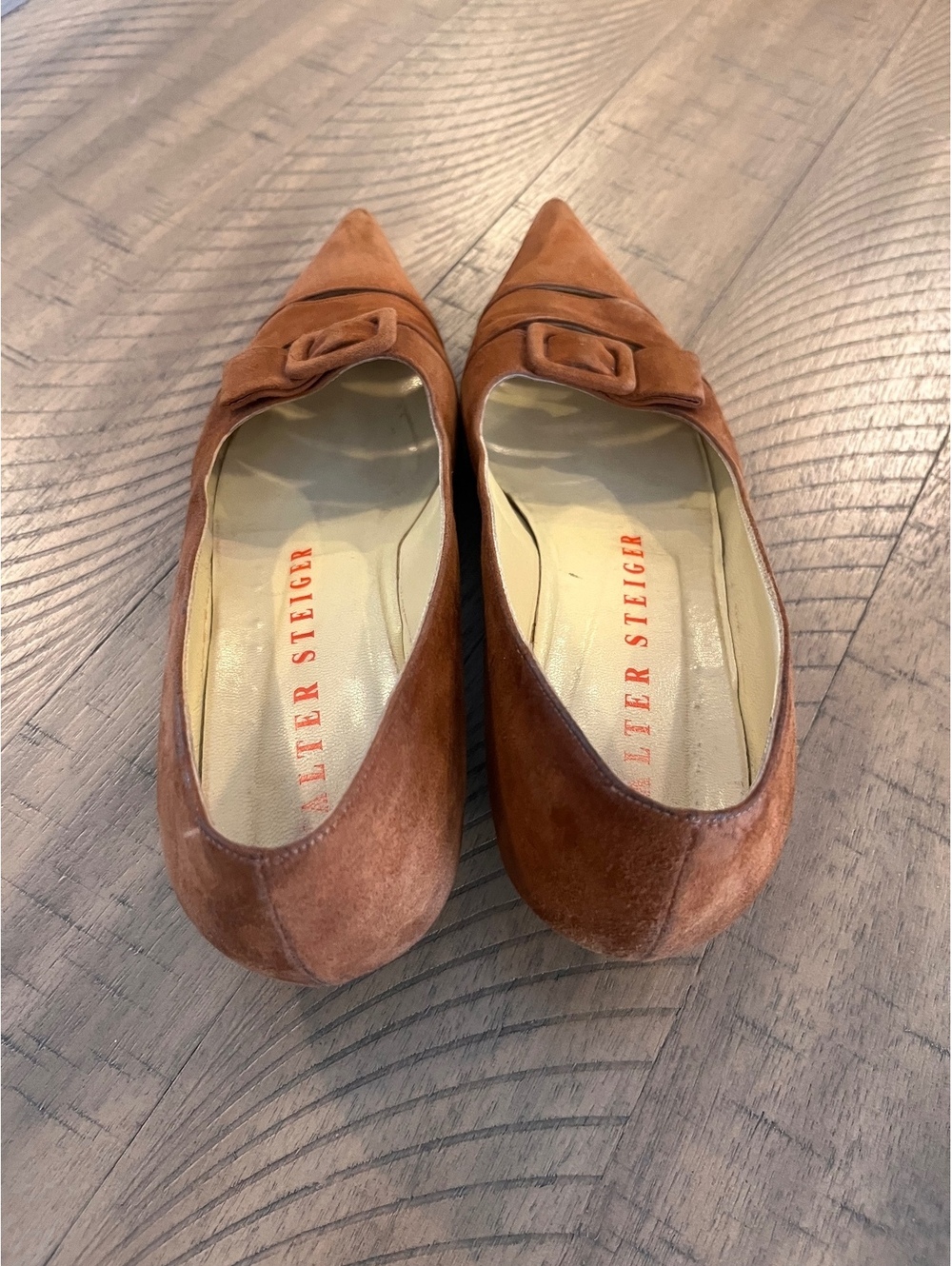 Vintage Walter Steiger Tan Suede Pointed Toe Buckle Pumps Size 7.5 Made in Italy - Picture 3 of 13